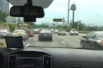 避免搭公交 新冠疫情致韩国公共交通利用率减少