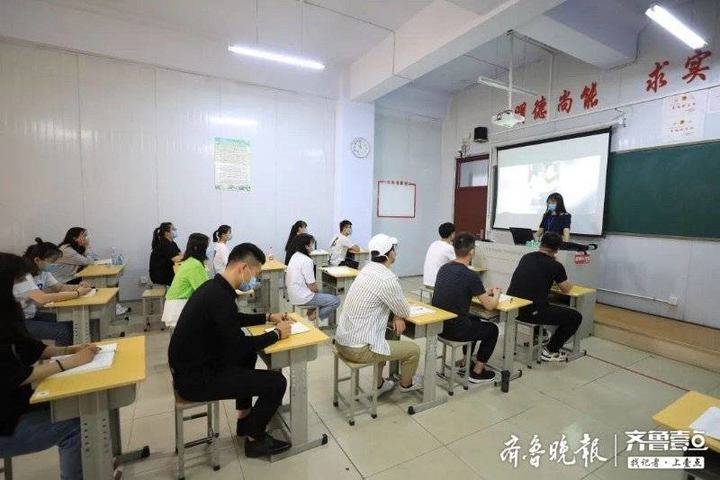 泰安山东服装职业学院打赢疫情防控战 ，上好开学第一课