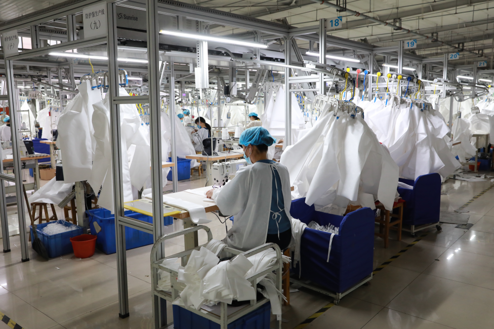 山东盛原服装公司捐赠十万只口罩 助力平原县疫情防控