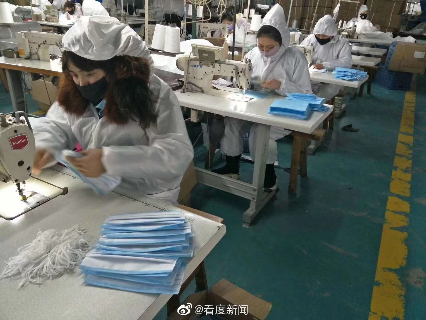 云抱团 | 服装生产线“改道”产口罩 抗击疫情成都妇联在行动