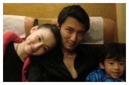 张柏芝向疫区捐款，服装店却因疫情亏损严重，粉丝在线呼叫谢霆锋