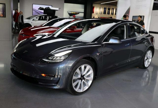 美股5次熔断，特斯拉股价遭“腰斩”，损失近千亿