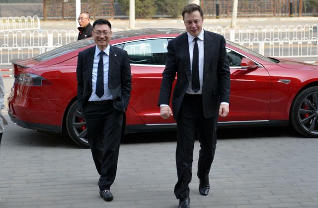 美股5次熔断，特斯拉股价遭“腰斩”，损失近千亿