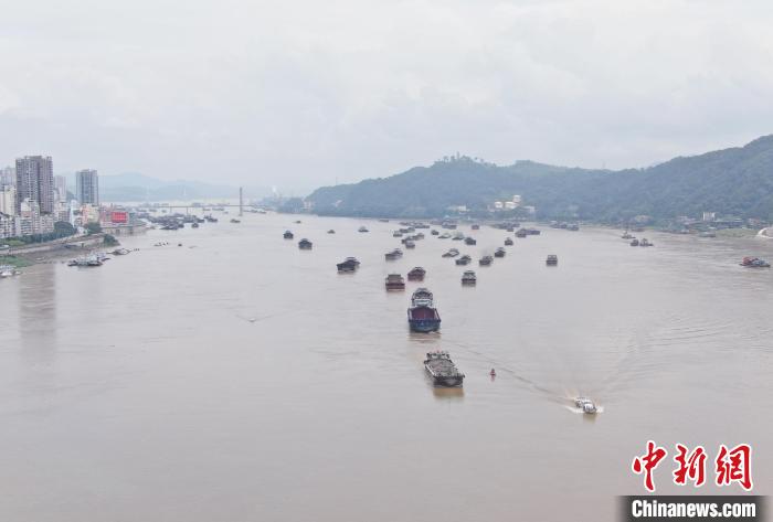 长洲水利枢纽坝下航段恢复双向通航