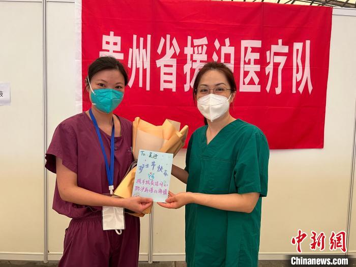 （上海战疫录）十多万名护士上海抗疫：共情、共事、共克时艰