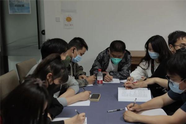 停工60多天后再开机！这两个剧组说：人生路遥，但温暖和甜蜜不远