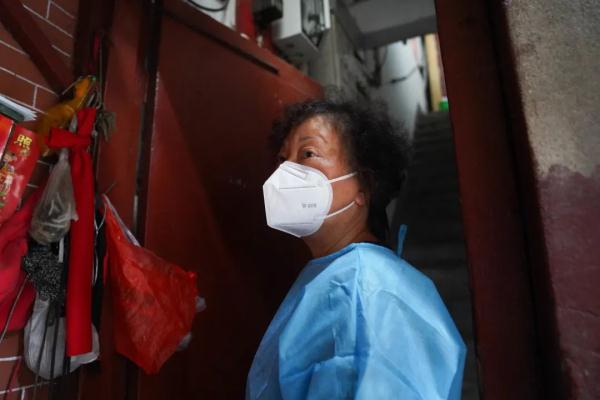 在上海战疫的“上甘岭”,他们的顽强已超乎想象 在上海战疫的“上甘岭”,他们的顽强已超乎想象