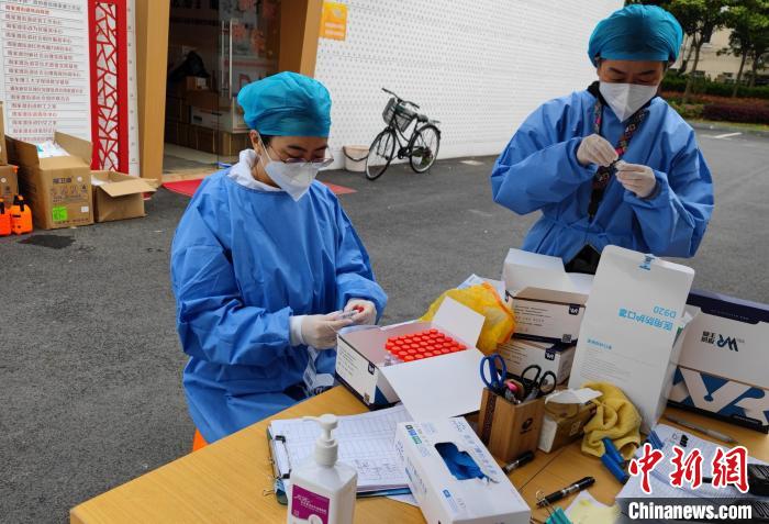 李慧娟:深入“风暴眼”的49天“战疫日记”