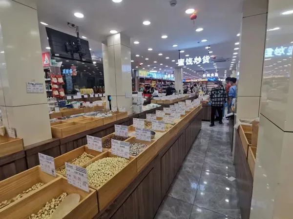 环球港开业是摆拍?百盛皮具发霉?事实是...在上海的这些地方,重拾线下购物的快乐 环球港开业是摆拍?百盛皮具发霉?事实是...在上海的这些地方,重拾线下购物的快乐