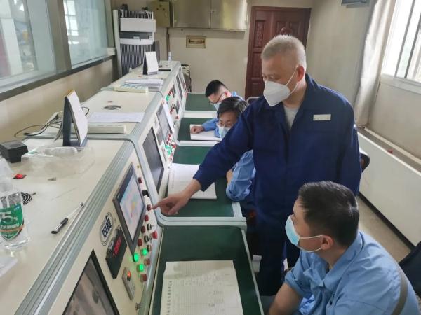 淌下的汗水，都是辣眼睛的！谢谢酷暑中送来凉意的普通人