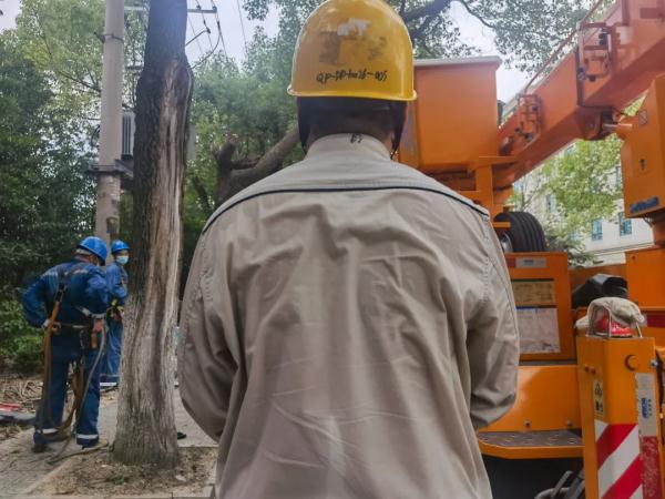 淌下的汗水，都是辣眼睛的！谢谢酷暑中送来凉意的普通人