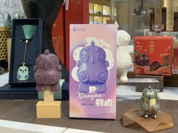 山西博物院推出新款“鸮卣”雪糕