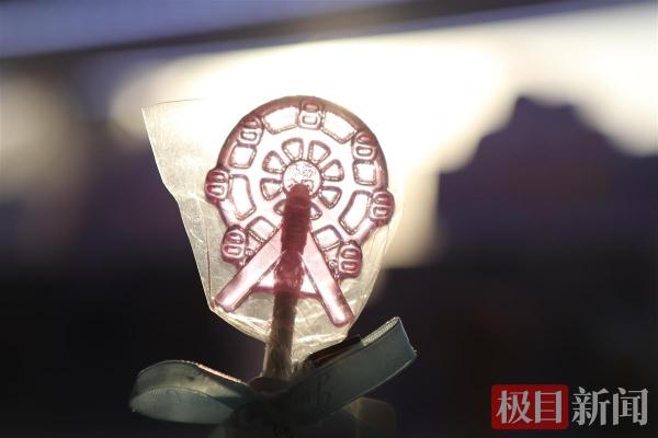 100多种产品琳琅满目，武汉东湖樱花文创市集受热捧