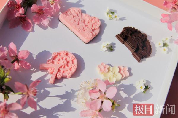 100多种产品琳琅满目，武汉东湖樱花文创市集受热捧