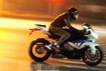 珠海炸街党凌晨准时出现,根本睡不了安稳觉,交警出手了! 珠海炸街党凌晨准时出现,根本睡不了安稳觉,交警出手了!