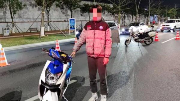 珠海炸街党凌晨准时出现,根本睡不了安稳觉,交警出手了! 珠海炸街党凌晨准时出现,根本睡不了安稳觉,交警出手了!