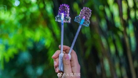 仙气飘飘！黄鹤楼发光棒棒糖
