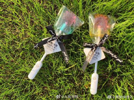 仙气飘飘！黄鹤楼发光棒棒糖