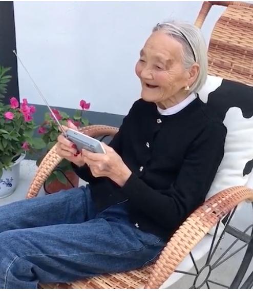 这些爷爷奶奶,太太太太酷了! 这些爷爷奶奶,太太太太酷了!