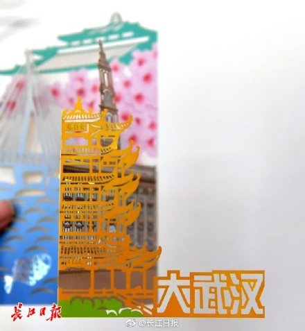 特色文创邮品吸引众多游客，武汉黄鹤楼邮局成“景点”