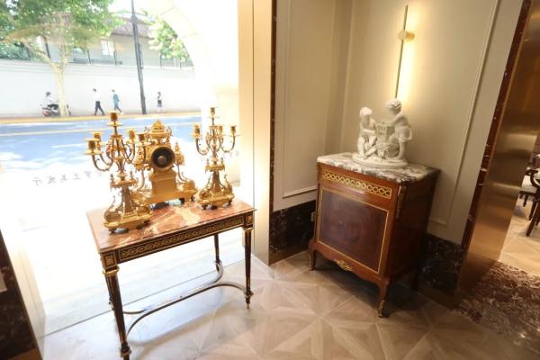 武康大楼的紫罗兰美发厅今回归，我们已经替你去烫过头了