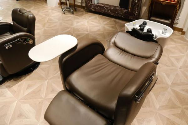 武康大楼的紫罗兰美发厅今回归，我们已经替你去烫过头了