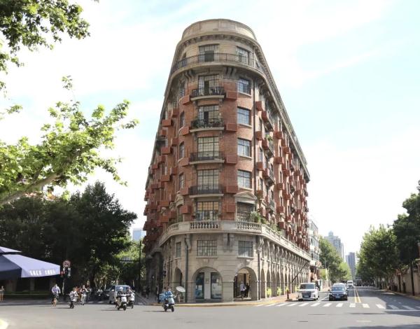 武康大楼的紫罗兰美发厅今回归，我们已经替你去烫过头了