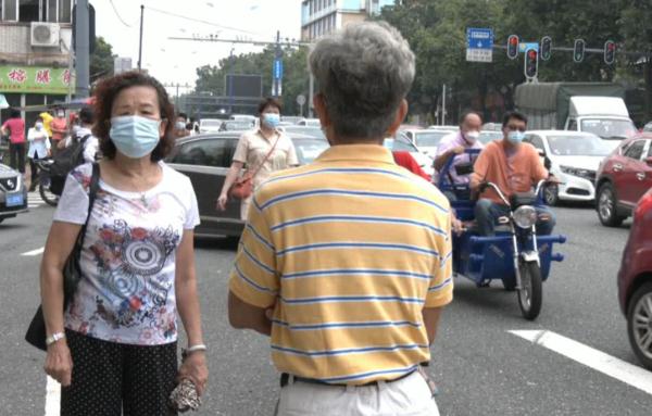 “就想出去上班!玩!”广州芳村解封,这些瞬间令人动容 “就想出去上班!玩!”广州芳村解封,这些瞬间令人动容