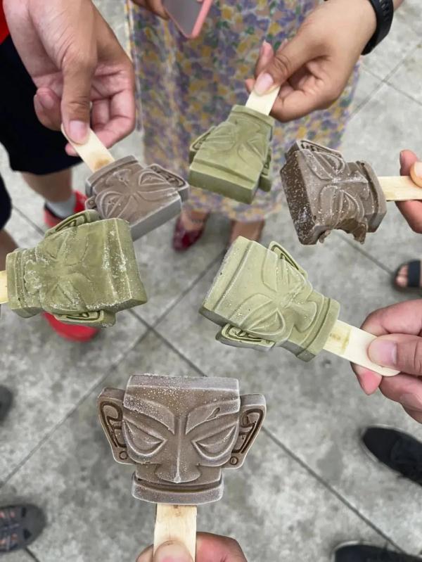 三星堆面具冰淇淋又上新啦!端午去尝“鲜”~ 三星堆面具冰淇淋又上新啦!端午去尝“鲜”~