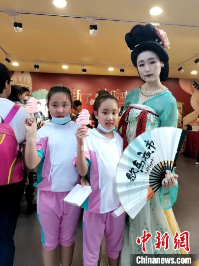 喜迎端午节小长假 沈阳特色街区点燃升级版“夜经济”