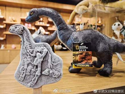 武汉园博园推马门溪龙雪糕 炎炎夏日你馋了吗？