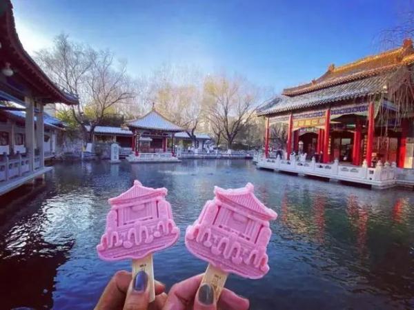 举着“文物”去旅游，各地“文创雪糕”大battle！